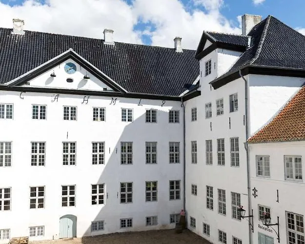 Dragsholm Slot 4* Hørve